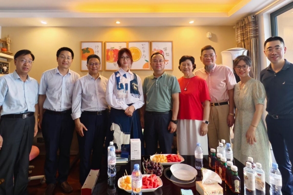 重庆到上海 一次跨越千里的家访